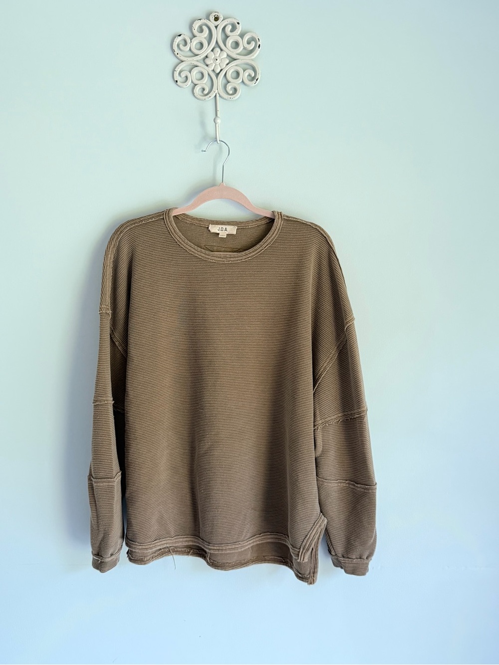 J.O.A. Long-Sleeve Ribbed Crewneck Sweater in Olive Brown (FP dupe) Sz Large